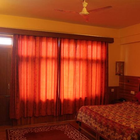 Pema Thang Hotel Kangra Dış mekan fotoğraf